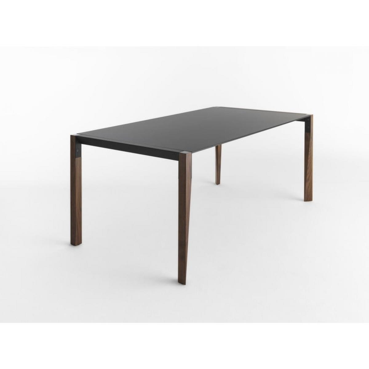 Tango table by Casamania & Horm