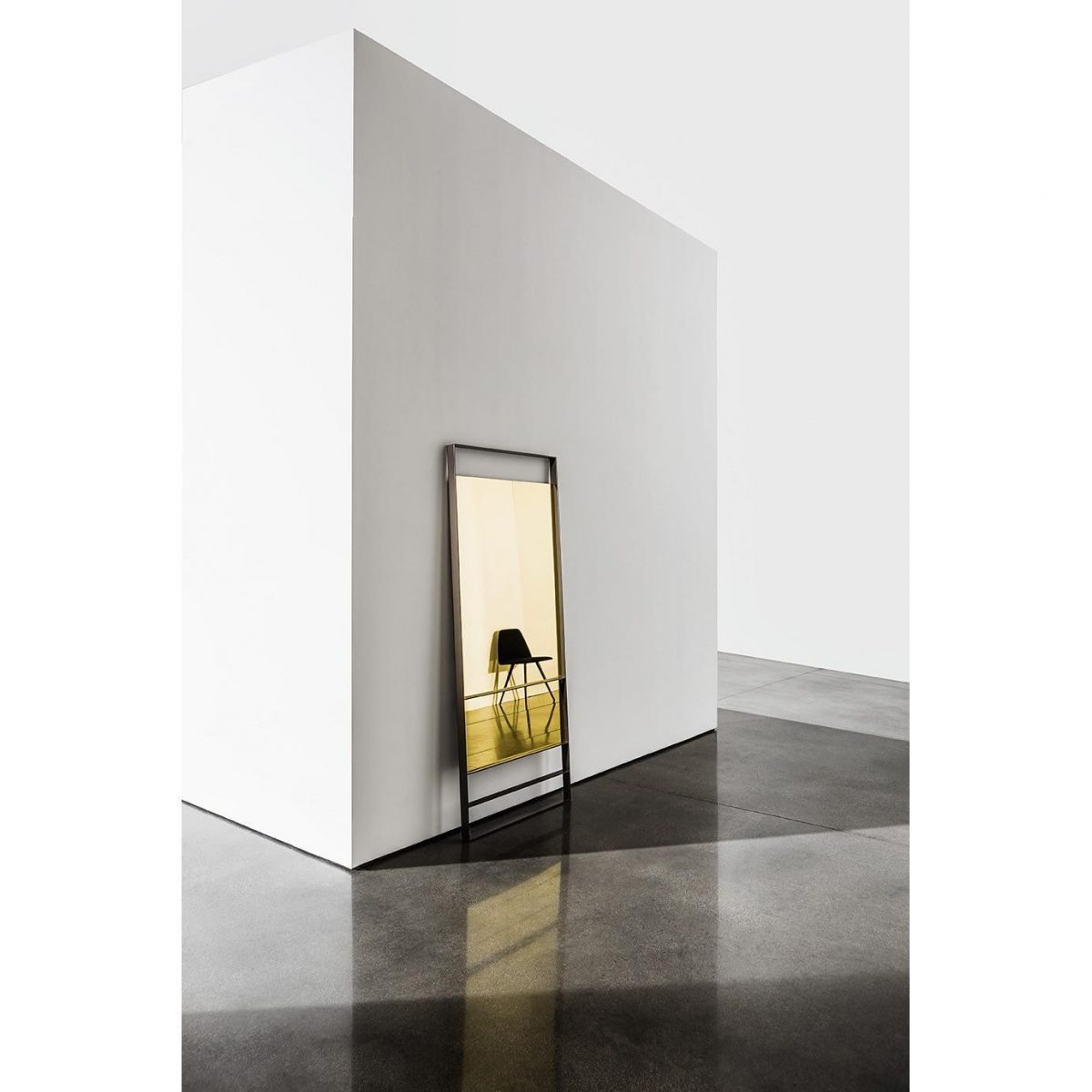 VISUAL LINEAR mirror by SOVET Italia