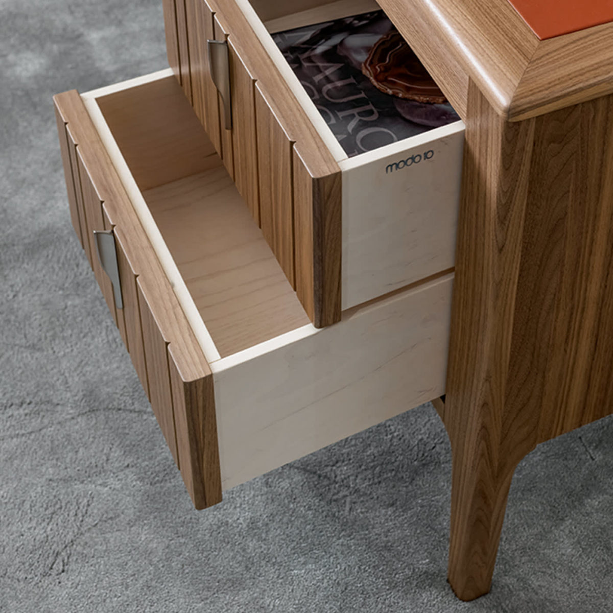 Domino Writing Desk by Modo10