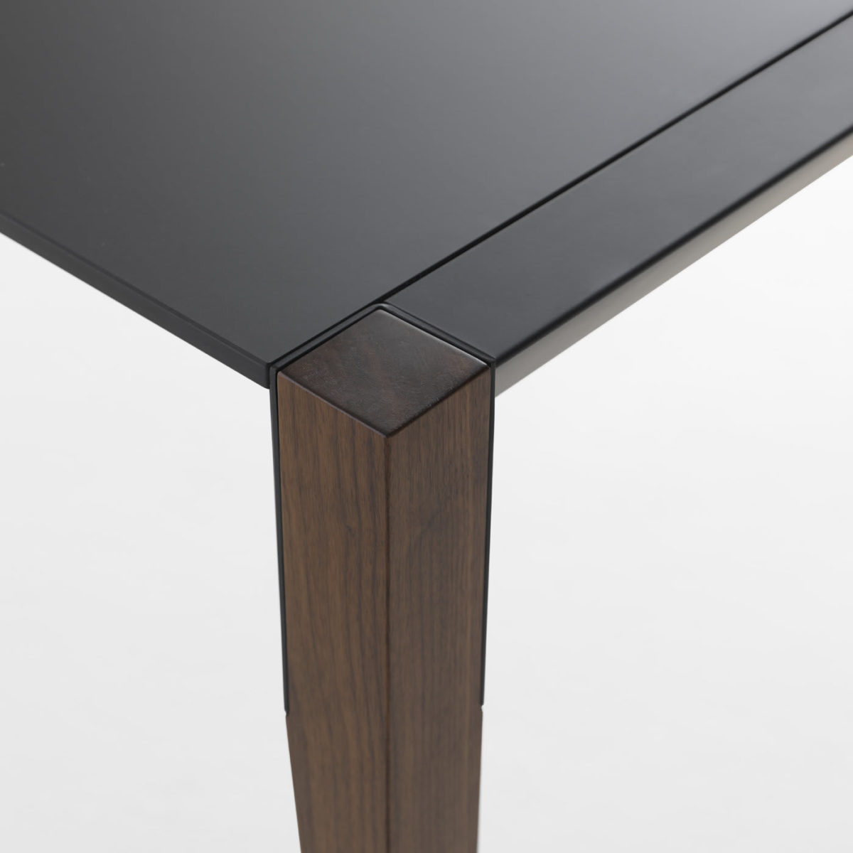 Tango Extendable Table by Casamania & Horm