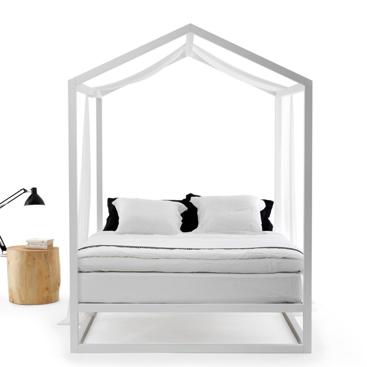 Casetta in Canada Canopy Bed by Mogg