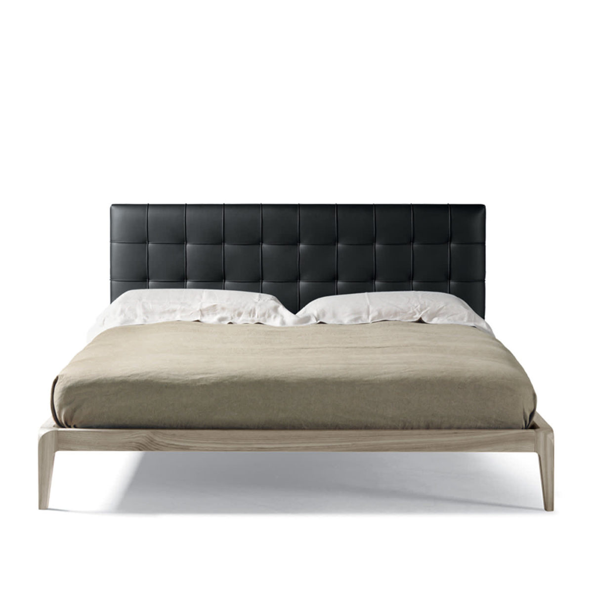 Sig.re Bed by Dale Italia