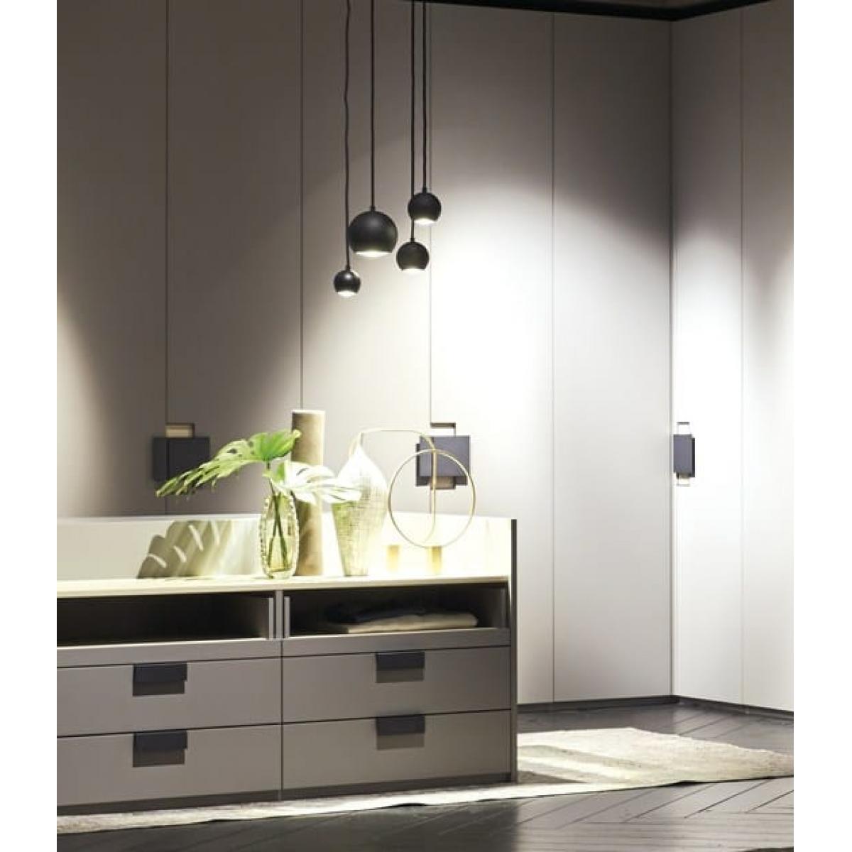 Atlante Charme mat Lacquered Wardrobe by EmmeBi