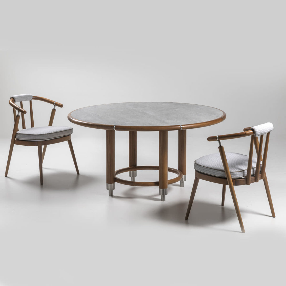 Timo Round Outdoor Table by Annibale Colombo