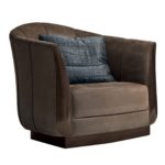 Giglio Armchair by Minotti Collezioni