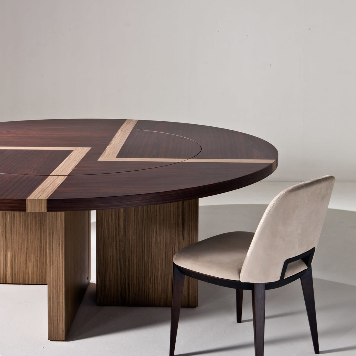 BD 07 Dining Table by Laura Meroni