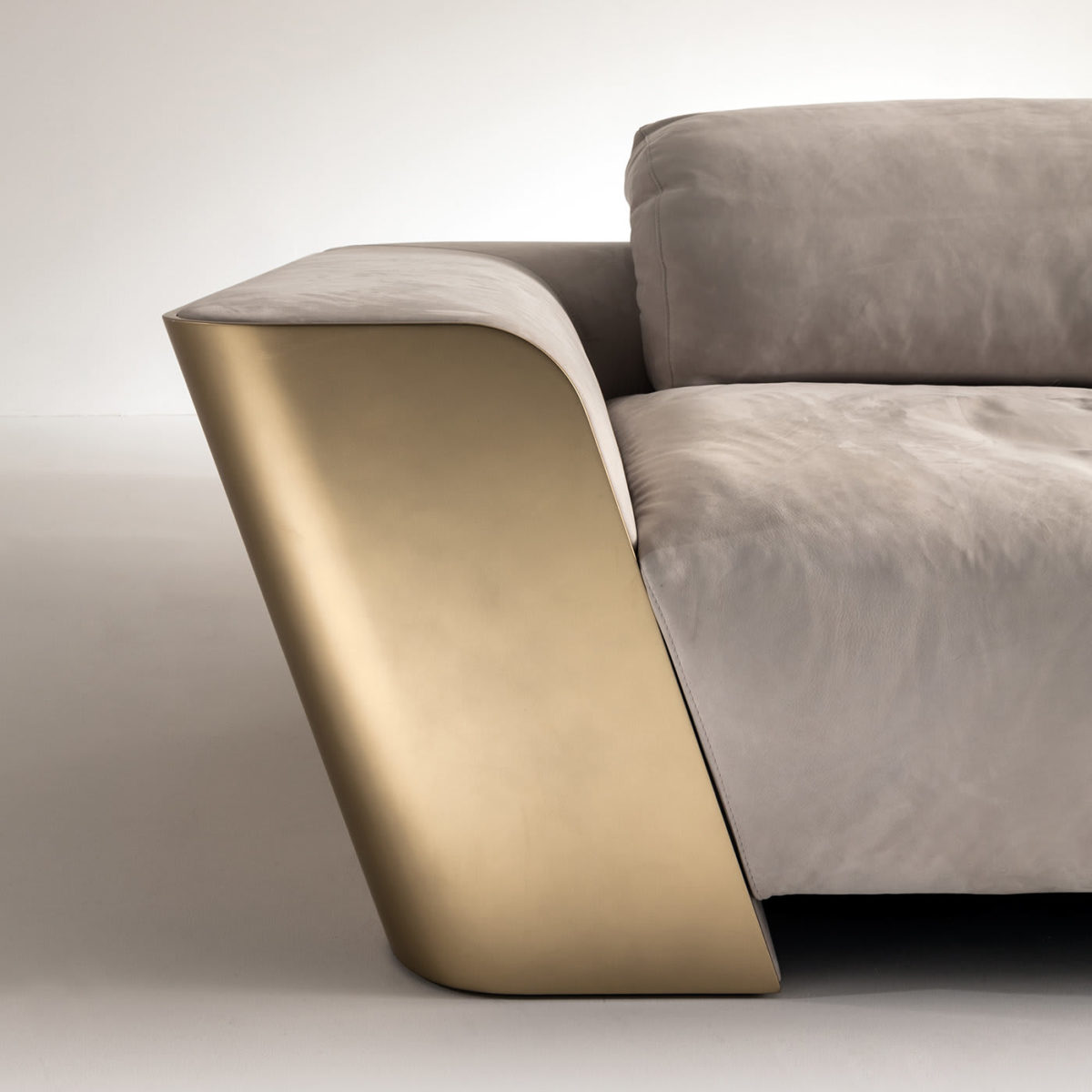 Metropol Sofa by Laura Meroni