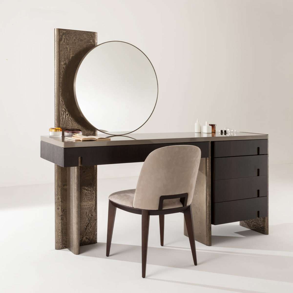 Outfit Vanity Console by Laura Meroni