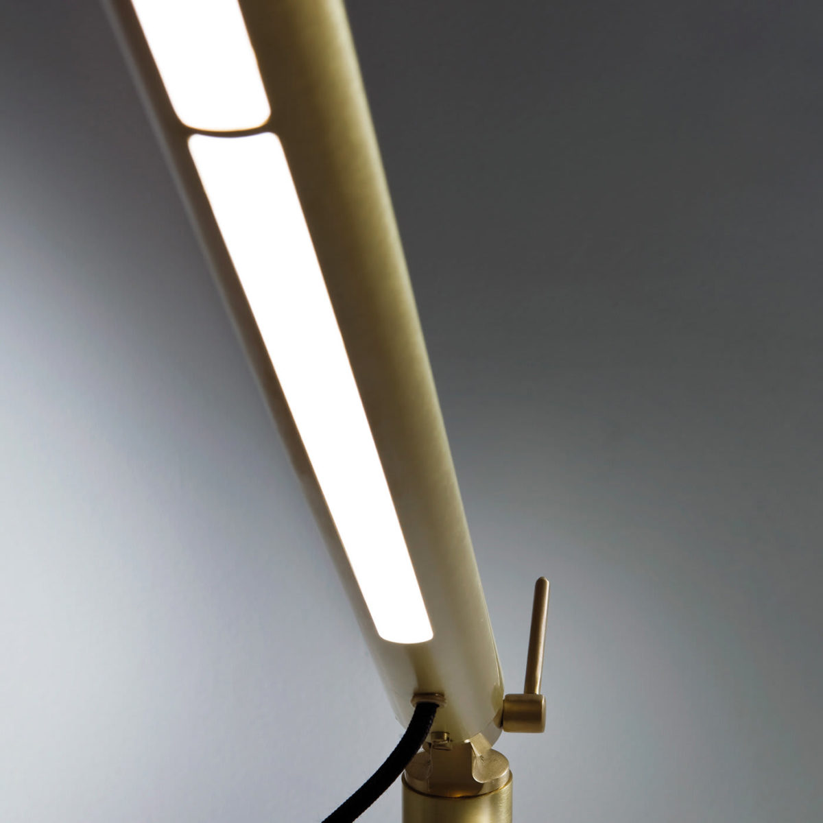 Level Floor Lamp by Laura Meroni