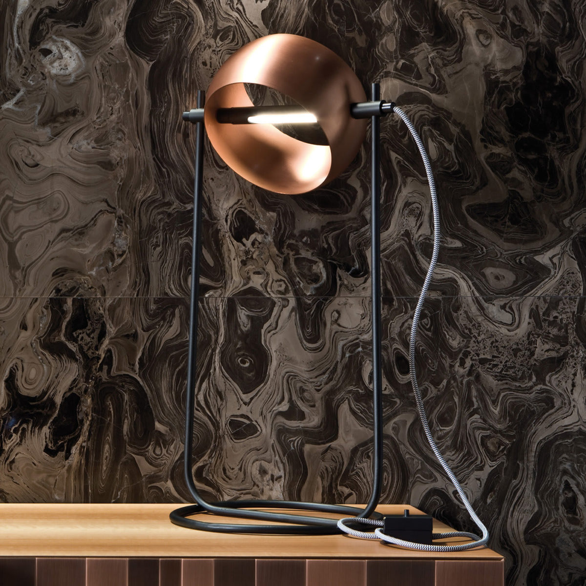 Globe Table Lamp by Laura Meroni