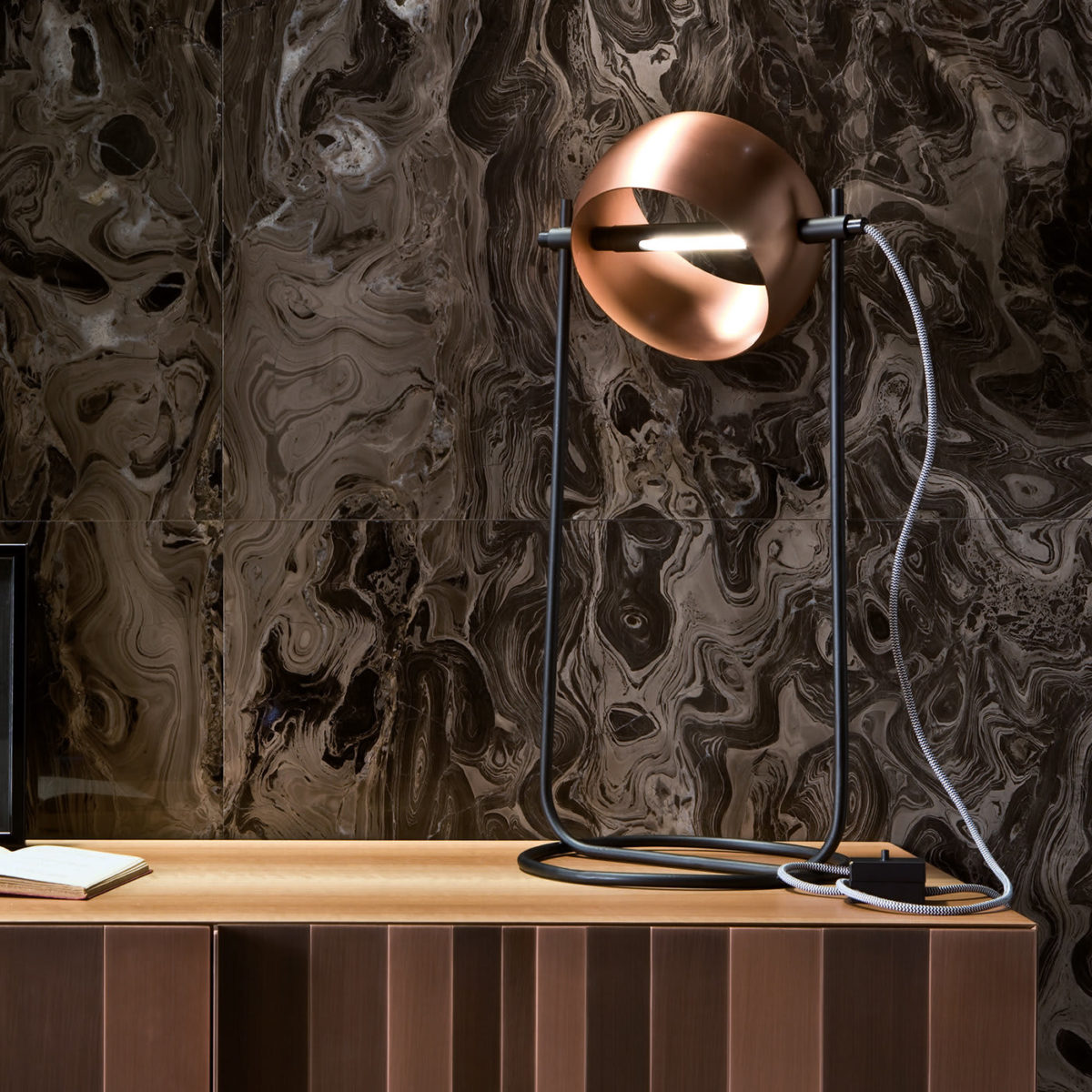 Globe Table Lamp by Laura Meroni