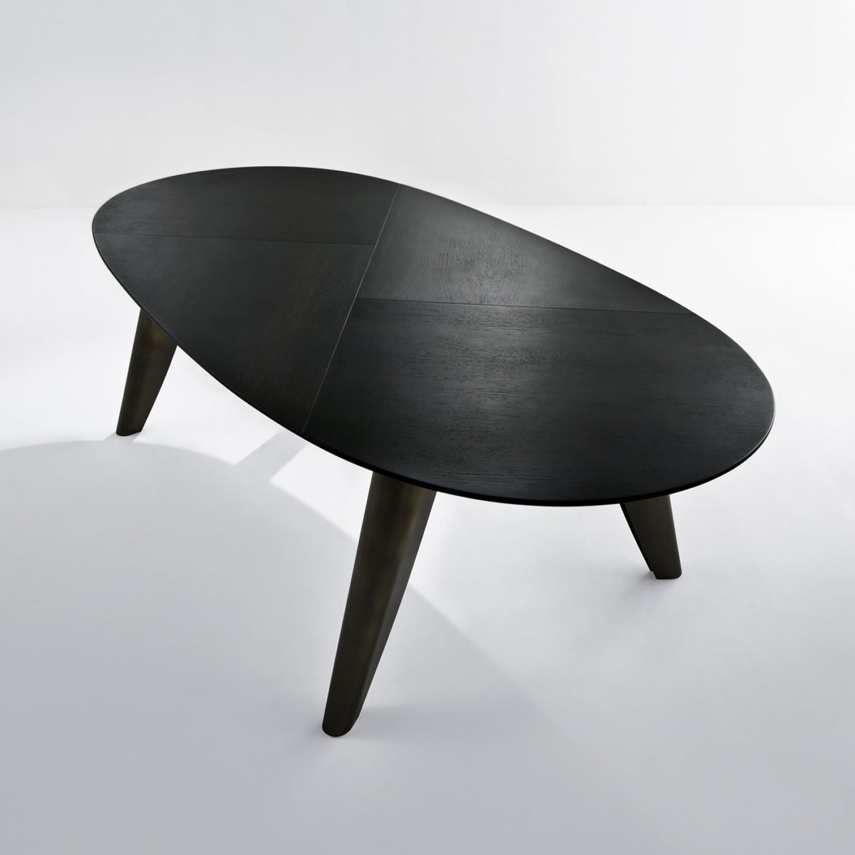 BD 161 Oval Table by Laura Meroni